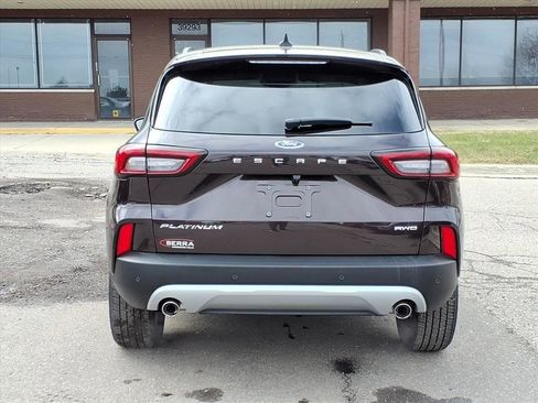 Used 2023 Ford Escape Platinum image 4