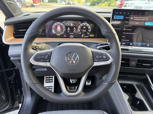 New 2026 Volkswagen Tiguan SEL R-Line AWD/4WD image 24