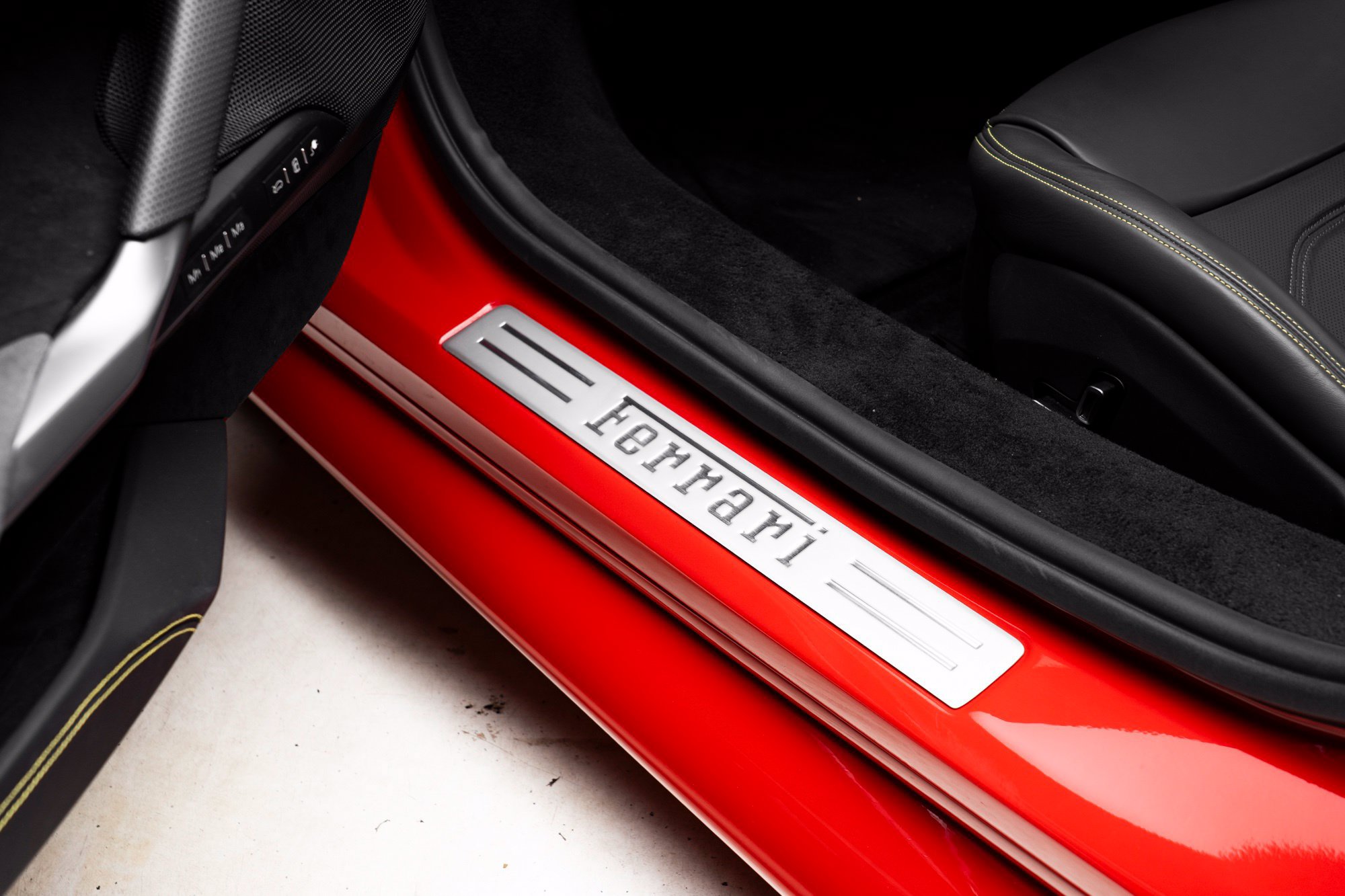 Used 2023 Ferrari 296 GTB RWD image 19