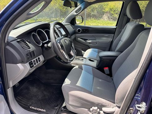 Used 2015 Toyota Tacoma 4x4 Double Cab w/ SR5 Package image 9
