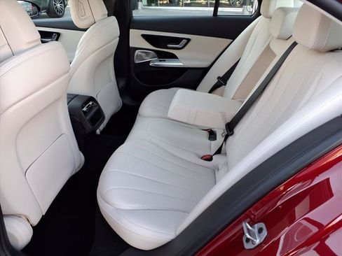 Used 2025 Mercedes-Benz E 350 4MATIC Sedan image 19