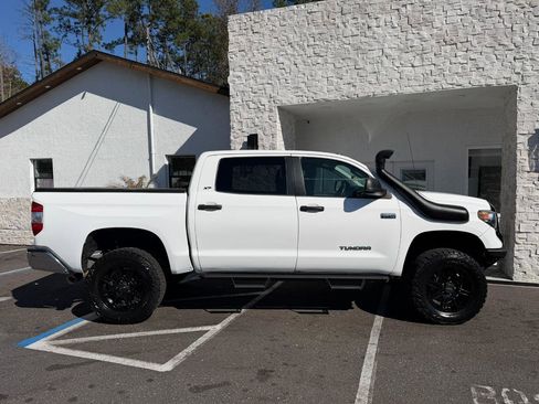 Used 2019 Toyota Tundra SR5 w/ SR5 Upgrade Package image 21