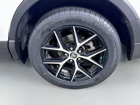 Used 2016 Toyota RAV4 SE w/ Advanced Technology Package AWD/4WD image 30
