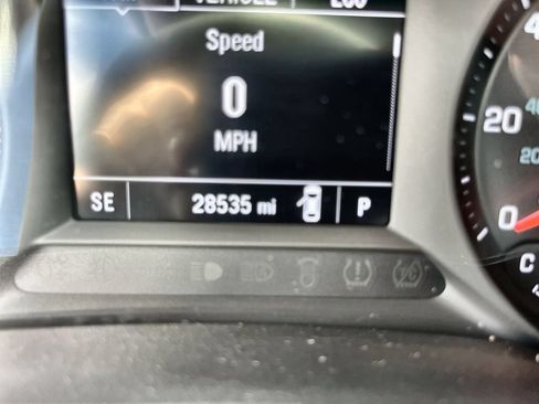 Used 2023 Chevrolet TrailBlazer LT w/ Convenience Package FWD image 12