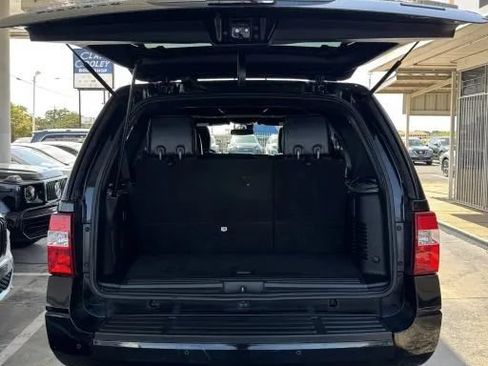 Used 2016 Ford Expedition Platinum RWD image 24