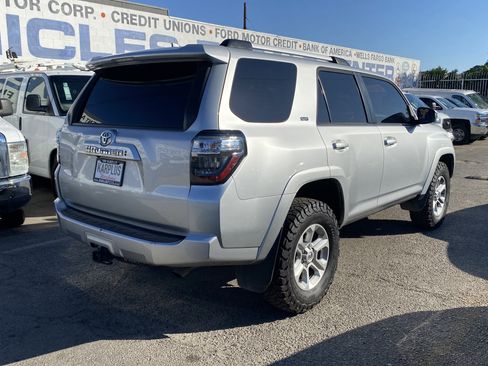 Used 2022 Toyota 4Runner SR5 image 6