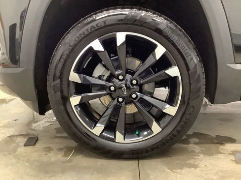 Used 2025 Chevrolet Equinox RS AWD/4WD image 24