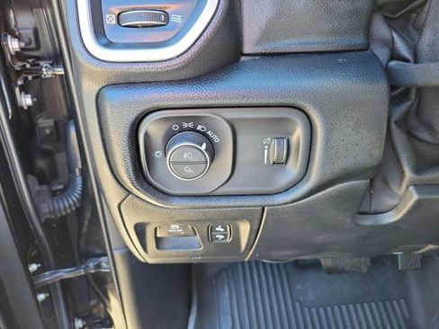 Used 2021 RAM 1500 Big Horn image 14