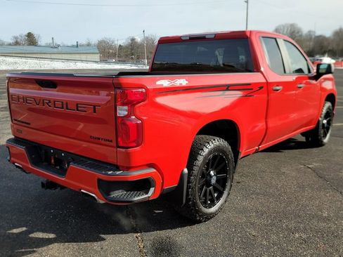 Used 2021 Chevrolet Silverado 1500 Custom w/ LPO, Dark Essentials Package image 12