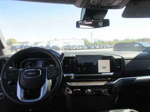 New 2026 GMC Sierra 3500 SLE w/ SLE Value Package image 18