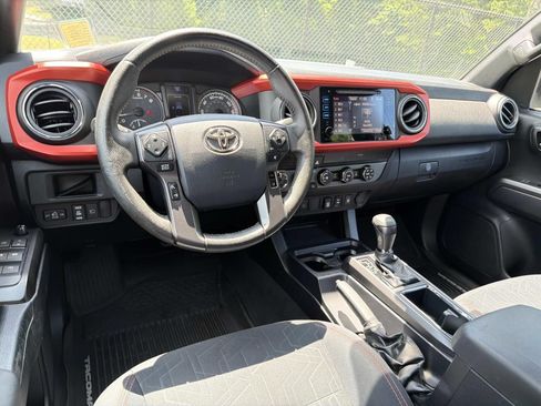 Used 2019 Toyota Tacoma TRD Off-Road AWD/4WD image 22
