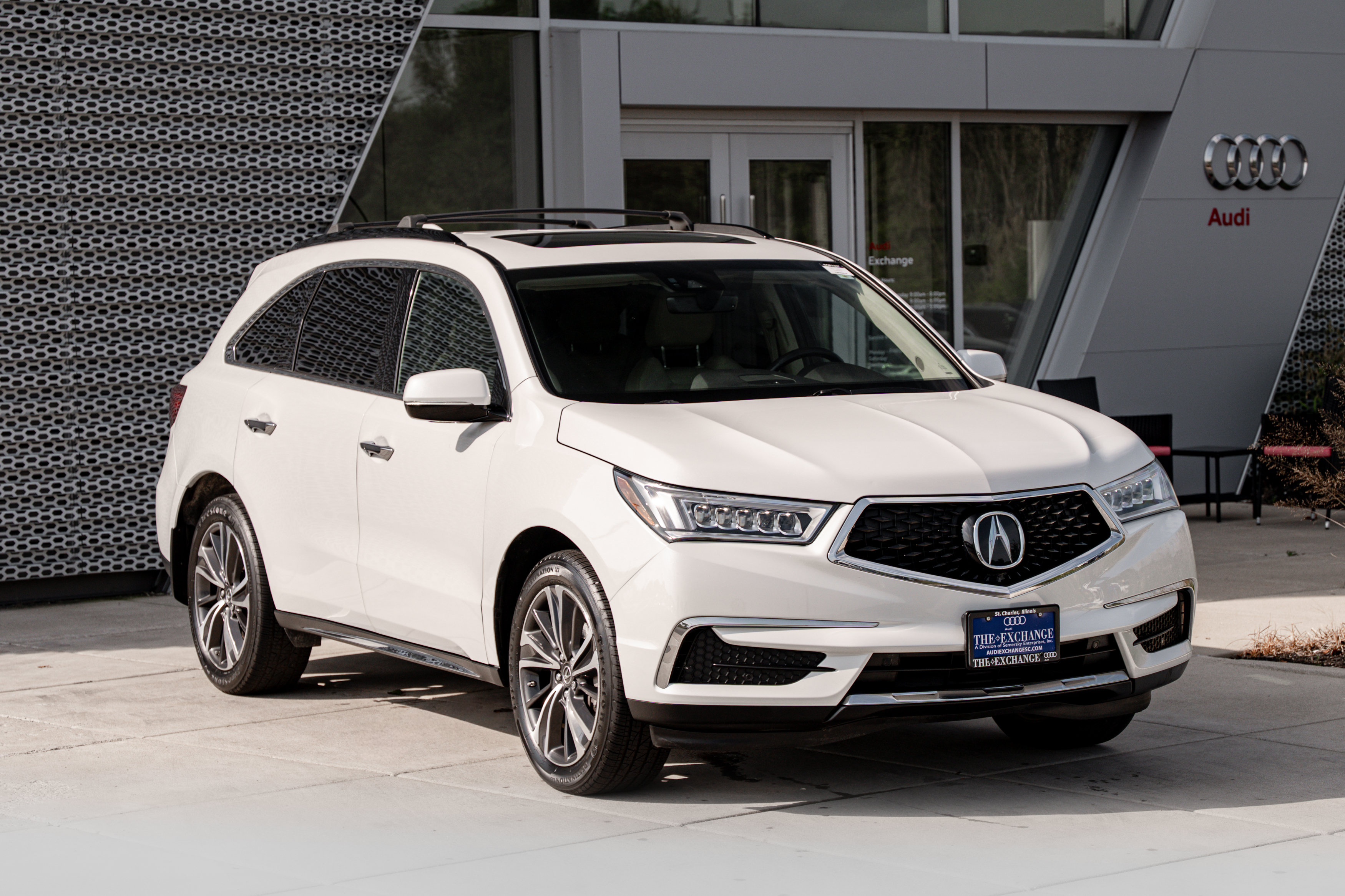 Used 2020 Acura MDX w/ Technology Package AWD/4WD image 2