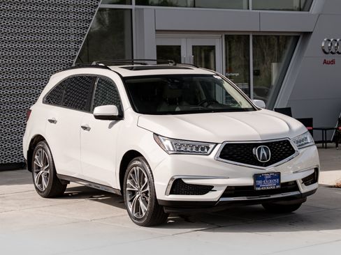 Used 2020 Acura MDX w/ Technology Package AWD/4WD image 2