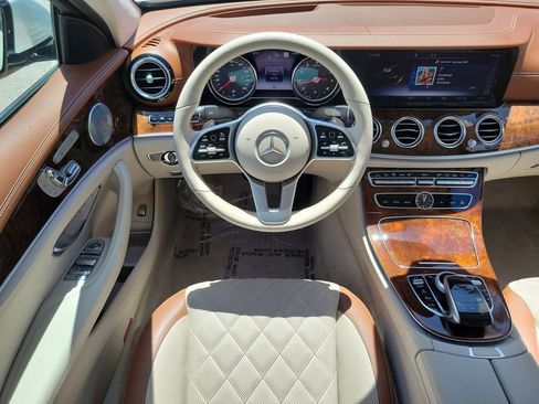 Used 2019 Mercedes-Benz E 300 4MATIC image 19