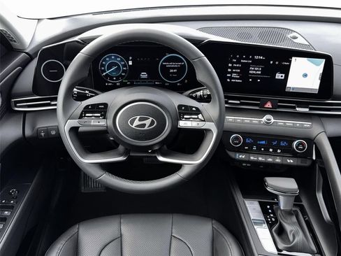 New 2026 Hyundai Elantra Limited FWD image 17