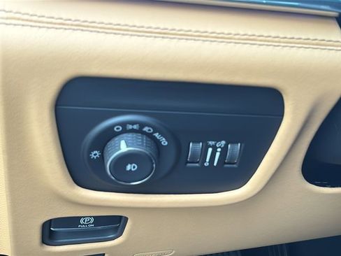 New 2025 Jeep Grand Cherokee Summit image 32