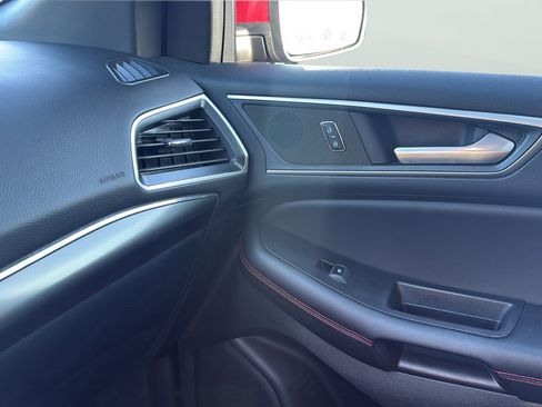 Used 2024 Ford Edge ST-Line AWD/4WD image 13