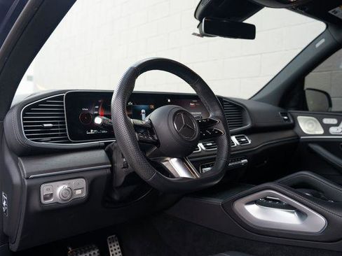 Used 2024 Mercedes-Benz GLS 450 4MATIC image 4