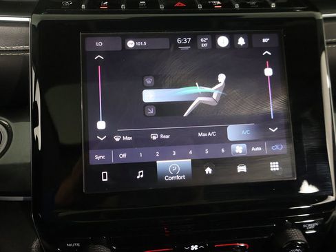 Used 2023 Jeep Grand Cherokee Laredo AWD/4WD image 44