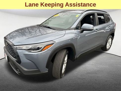 Certified 2023 Toyota Corolla Cross LE w/ Moonroof Package image 6