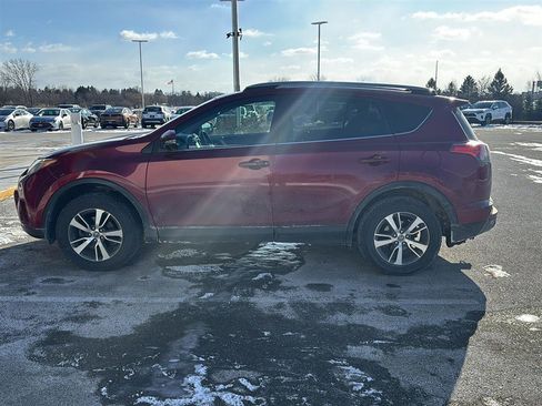 Used 2018 Toyota RAV4 XLE image 11