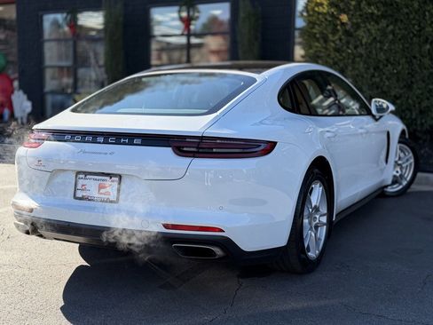 Used 2020 Porsche Panamera image 12