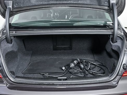 Certified 2025 Volvo S60 T8 Ultra AWD/4WD image 32