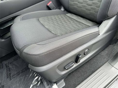 New 2025 Nissan Pathfinder SV w/ SV Premium Package image 15