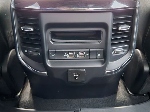 Used 2019 RAM 1500 Laramie AWD/4WD image 27