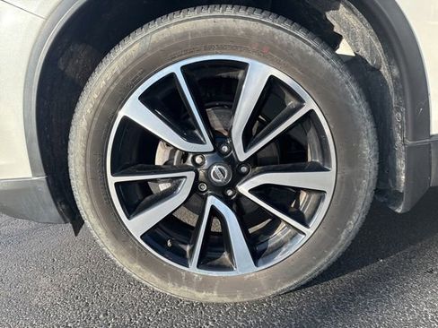 Used 2019 Nissan Rogue SL w/ Premium Package FWD image 9
