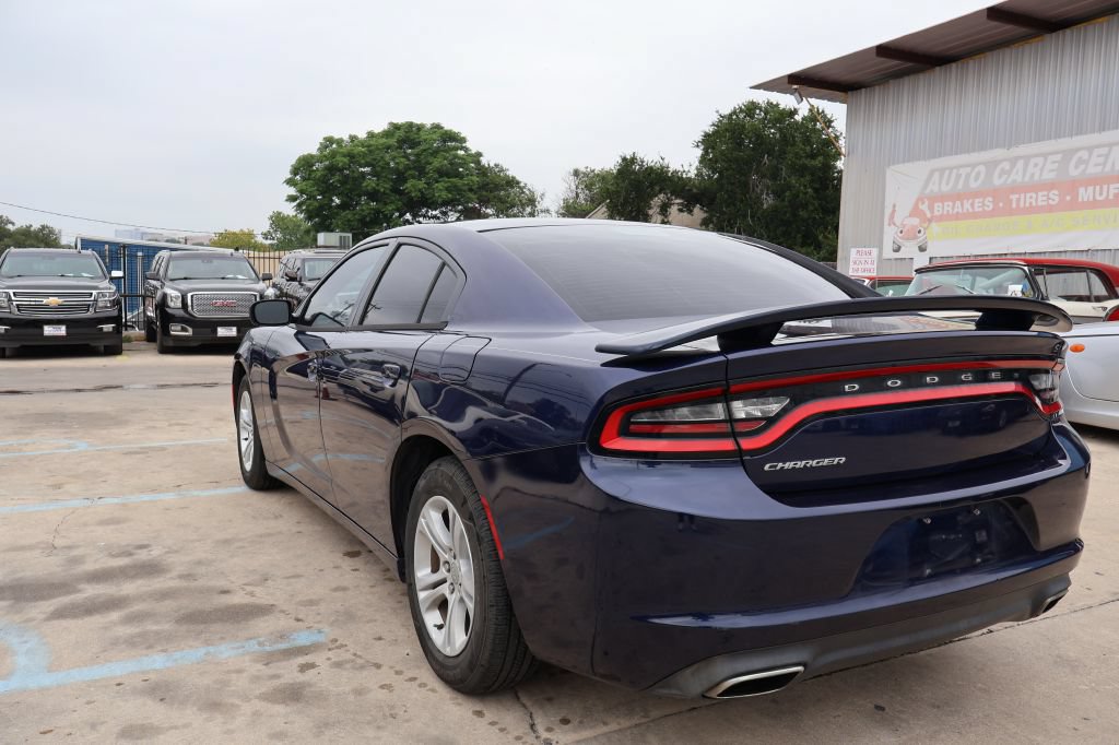 Used 2016 Dodge Charger SE RWD image 5