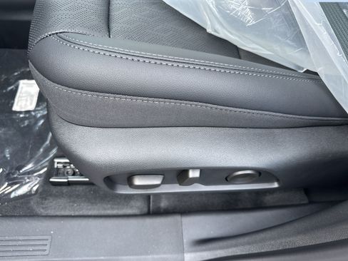 New 2027 Chevrolet Equinox LT w/ Convenience Package II AWD/4WD image 9