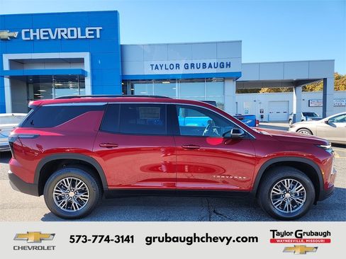 New 2026 Chevrolet Traverse LT image 1