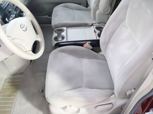 Used 2004 Toyota Sienna LE FWD image 26