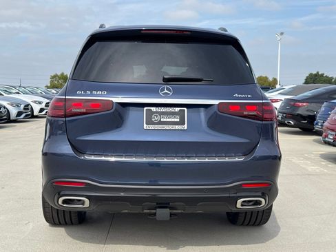 New 2026 Mercedes-Benz GLS 580 4MATIC image 9