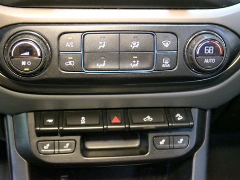 Used 2016 Chevrolet Colorado Z71 AWD/4WD image 25