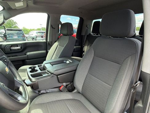 Used 2022 Chevrolet Silverado 2500 Custom w/ Custom Value Package AWD/4WD image 14