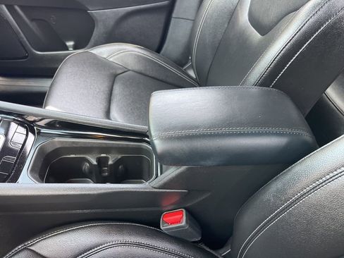 Certified 2025 Jeep Compass Limited AWD/4WD image 13