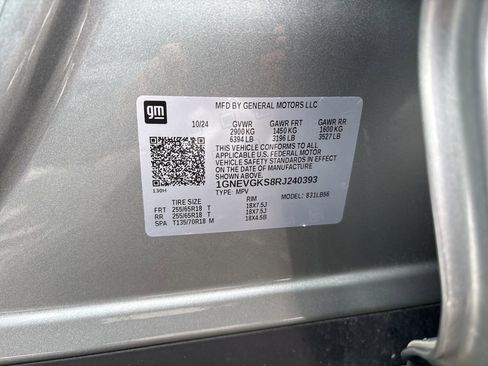 Used 2024 Chevrolet Traverse LT w/ Trailering Package image 32