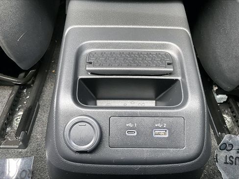 Used 2023 Nissan Ariya FWD image 15