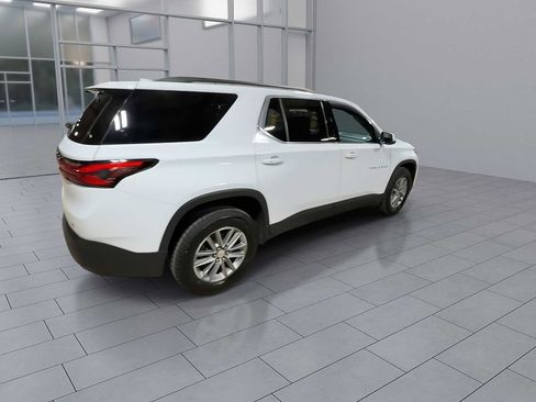 Used 2023 Chevrolet Traverse LT image 8