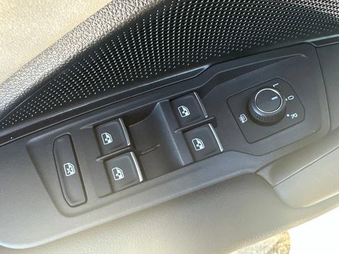 New 2026 Volkswagen Tiguan SE AWD/4WD image 11