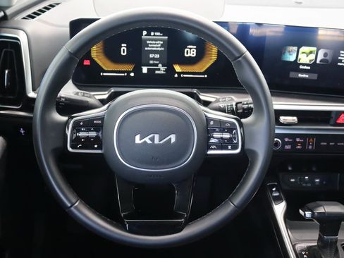 Used 2025 Kia Sorento S FWD image 9
