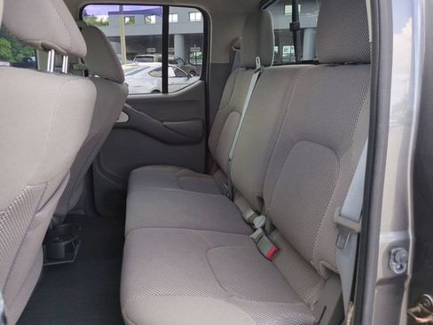 Used 2016 Nissan Frontier SV w/ SV Value Truck Package RWD image 13