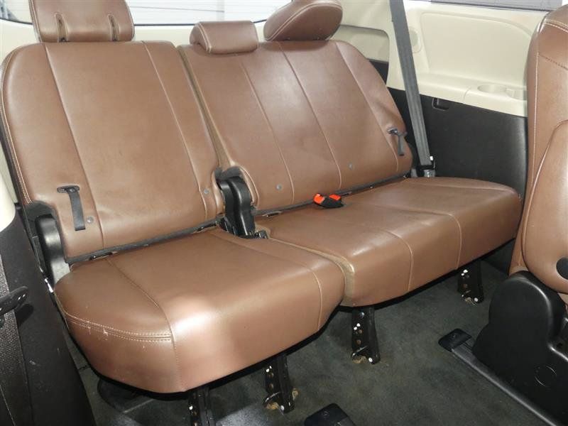 Used 2017 Toyota Sienna Limited Premium AWD/4WD image 28