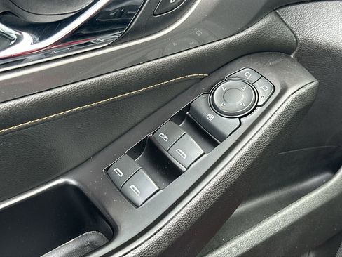 Used 2019 Chevrolet Traverse LT image 15