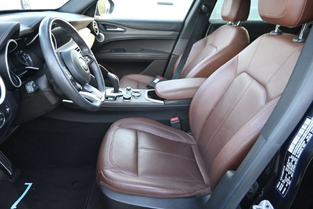Used 2023 Alfa Romeo Stelvio Ti AWD/4WD image 14
