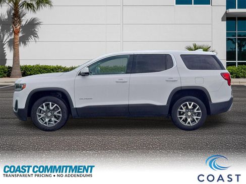 Used 2022 GMC Acadia SLE w/ LPO, Floor Liner Package FWD image 9
