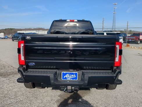 Used 2025 Ford F450 Platinum w/ FX4 Off-Road Package image 4