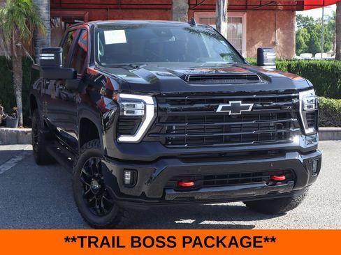 Used 2025 Chevrolet Silverado 2500 LT w/ Trail Boss Package AWD/4WD image 2